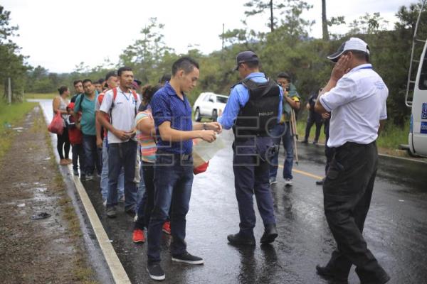 La Violencia Y La Pobreza Impulsan Emigraci N De Hondure Os A Estados