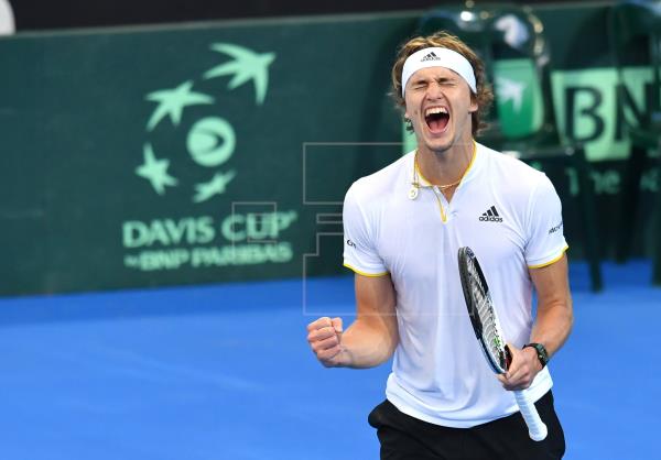 Zverev viene de atrás y vence en Acapulco al español Carlos Alcaraz