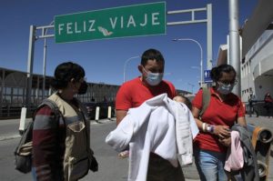 Migrantes centroamericanos malviven sin esperanza en la frontera de