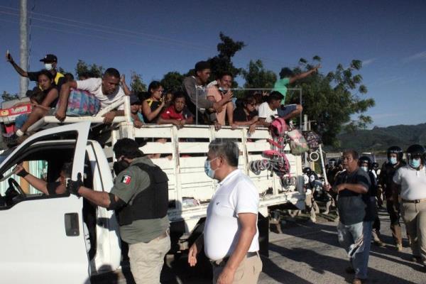 Caravana Migrante Reanuda Su Camino En El Sur De M xico Y Cambia De Ruta