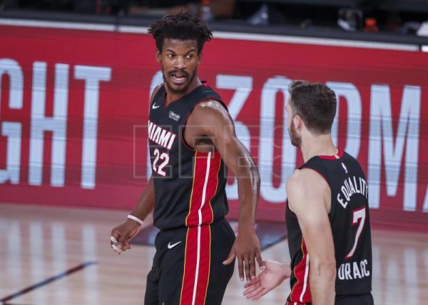 Jimmy Butler, De Los Miami Heat, Juega Baloncesto Con Aficionados En ...