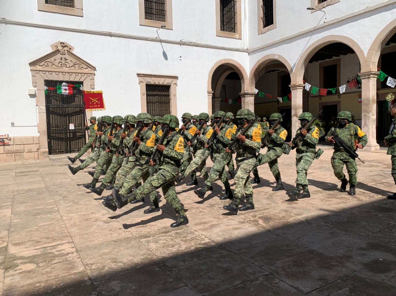 Pasan revista general a personal del Ejército Mexicano y Guardia