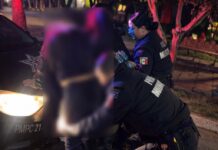 Detuvieron a dos cocineras por fumar “mostaza” en una plaza