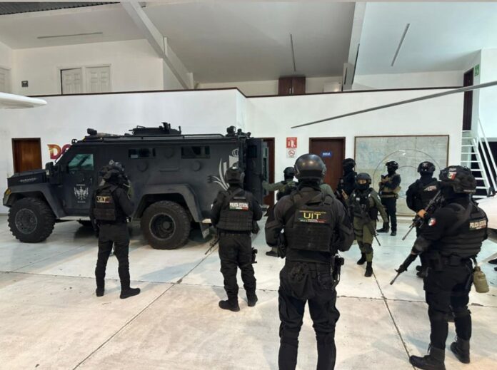 Policía