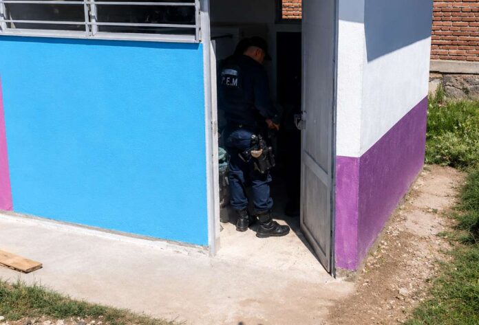 robo escuela
