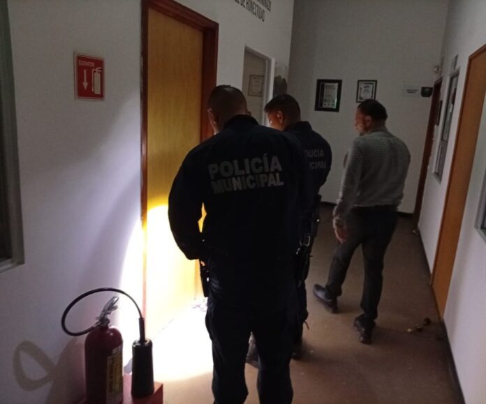 Policía